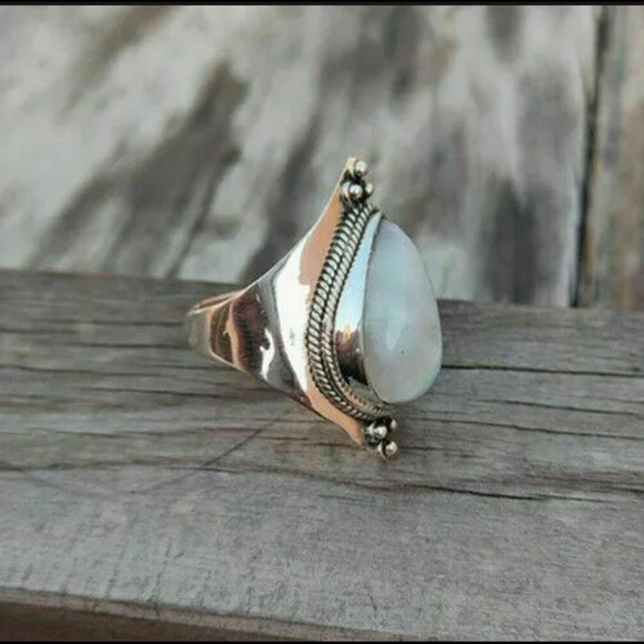925 Silver Moonstone Ladies Ring. Boho style - Picture 4 of 5